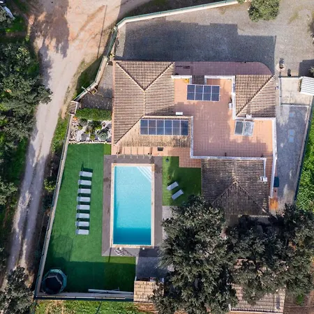 Ferienhaus Sundays With Pool By Lovelystay Pêra