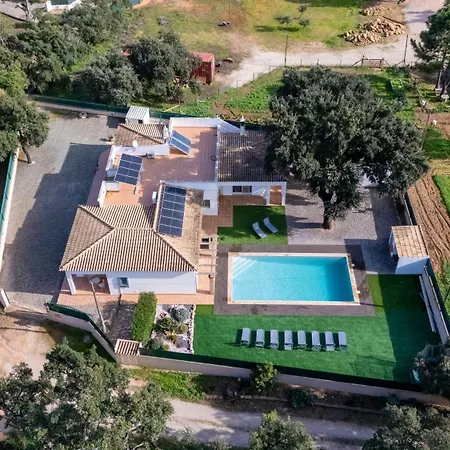 Holiday home Sundays With Pool By Lovelystay